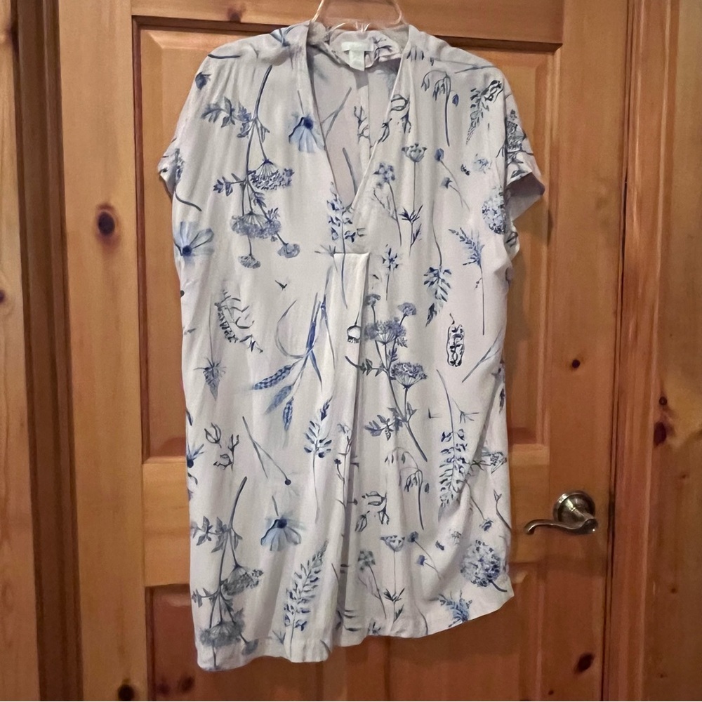 White and blue floral oversized tunic dress